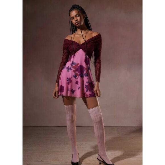 Kimchi Blue Women Lace Shoulder  Floral Mini Dress Sz.Med dark Pink Whimsygoth - Picture 1 of 12